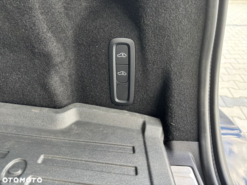 Volvo XC 60 B5 B AWD Ultimate Black Edition - 28