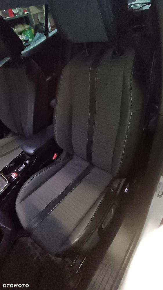 Peugeot 2008 1.2 PureTech Active S&S - 19
