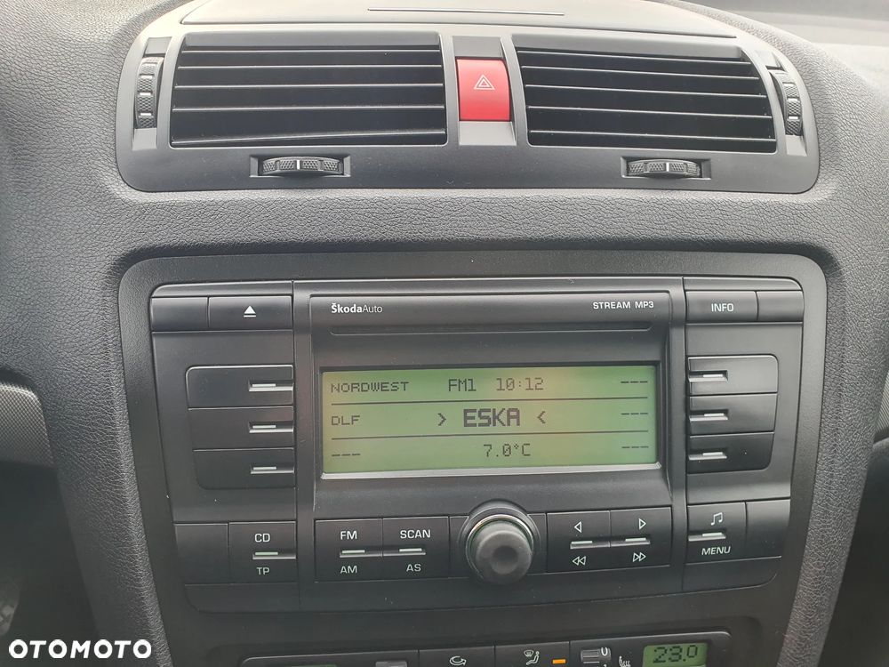 Skoda Octavia 1.6 Ambition - 18