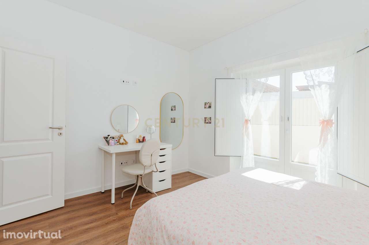 Moradia T1 Totalmente Renovada com Logradouro| Pinhal Novo - Grande imagem: 4/19