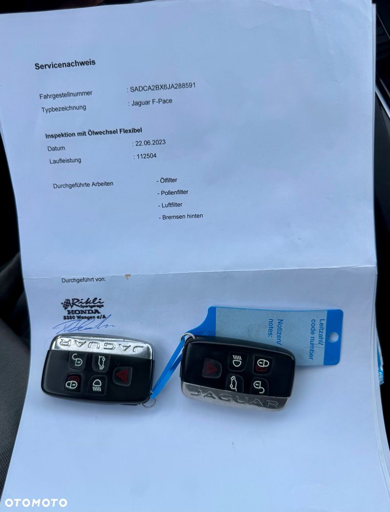 Jaguar F-Pace 25t AWD R-Sport - 33