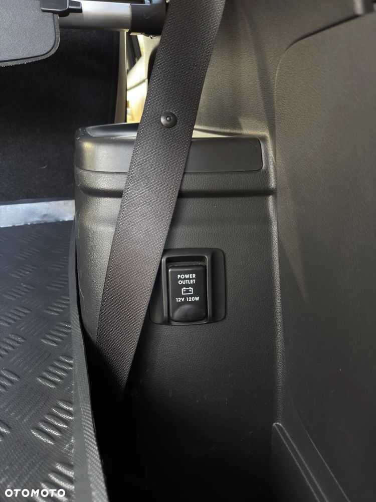 Mitsubishi Outlander 2.0 Intense + Navi 4WD CVT - 10