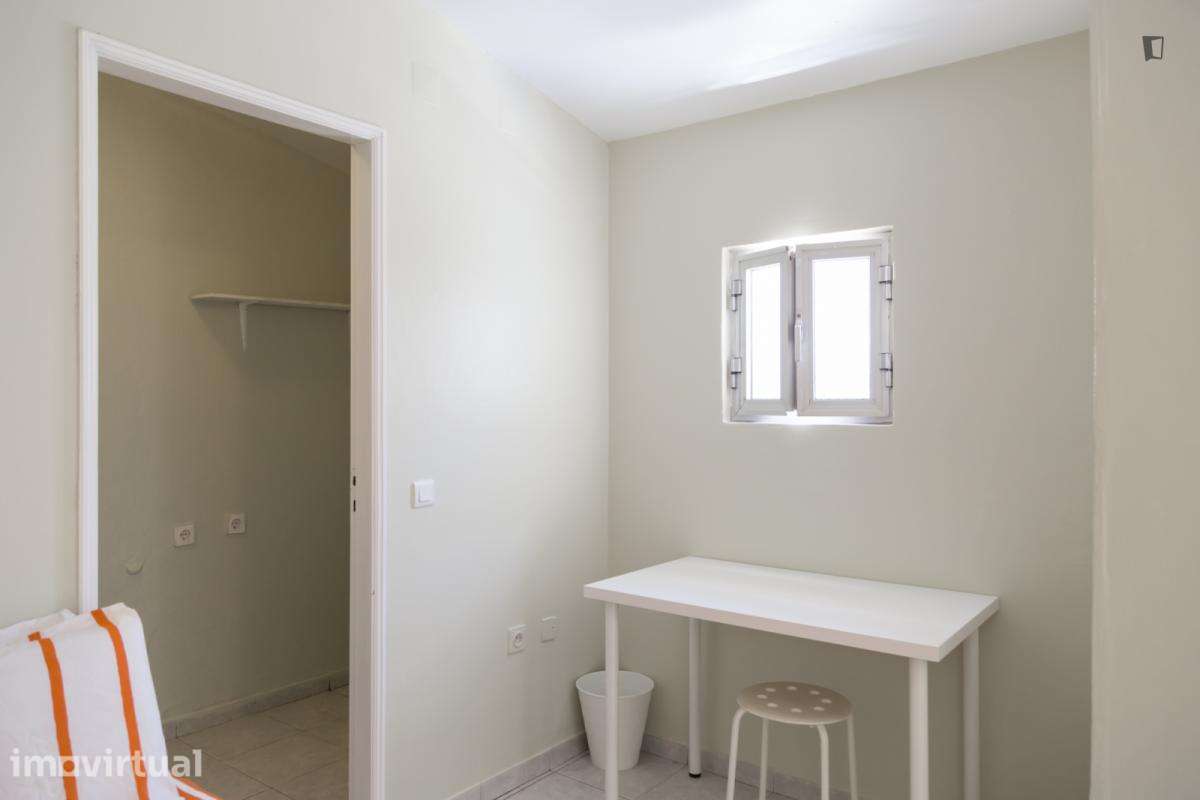 Quarto - localizado em Penha de França Lisbon - Grande imagem: 5/15