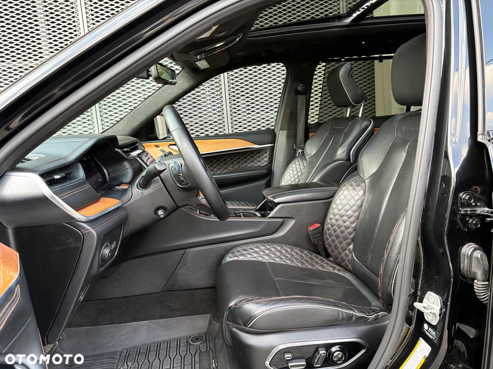 Jeep Grand Cherokee - 13