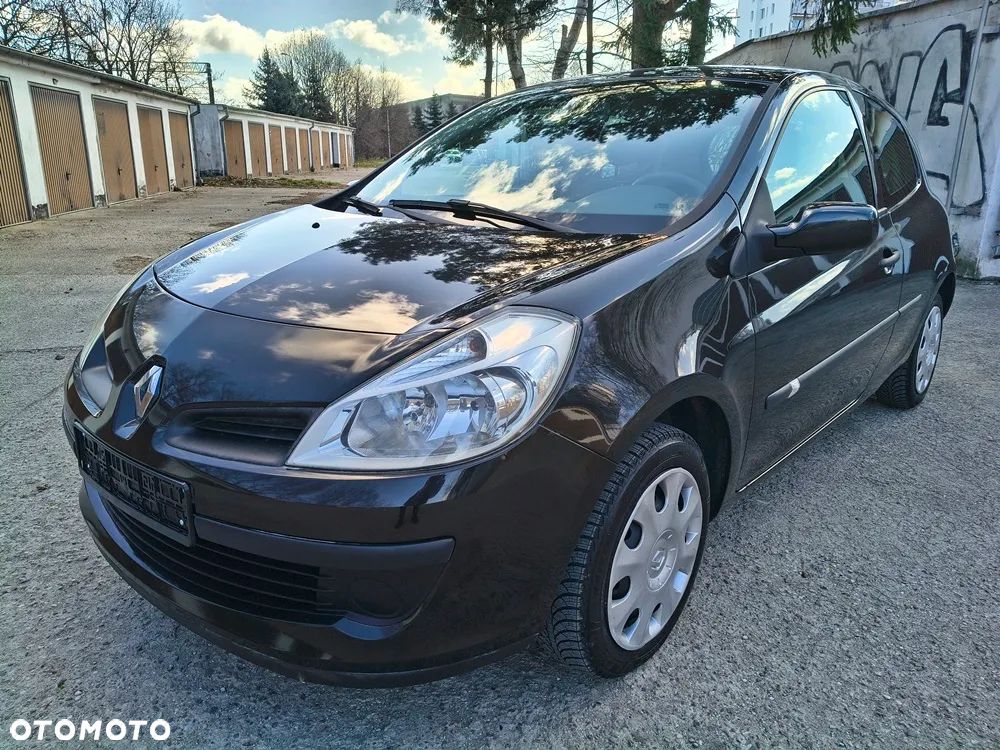 Renault Clio 1.2 16V Authentique - 10