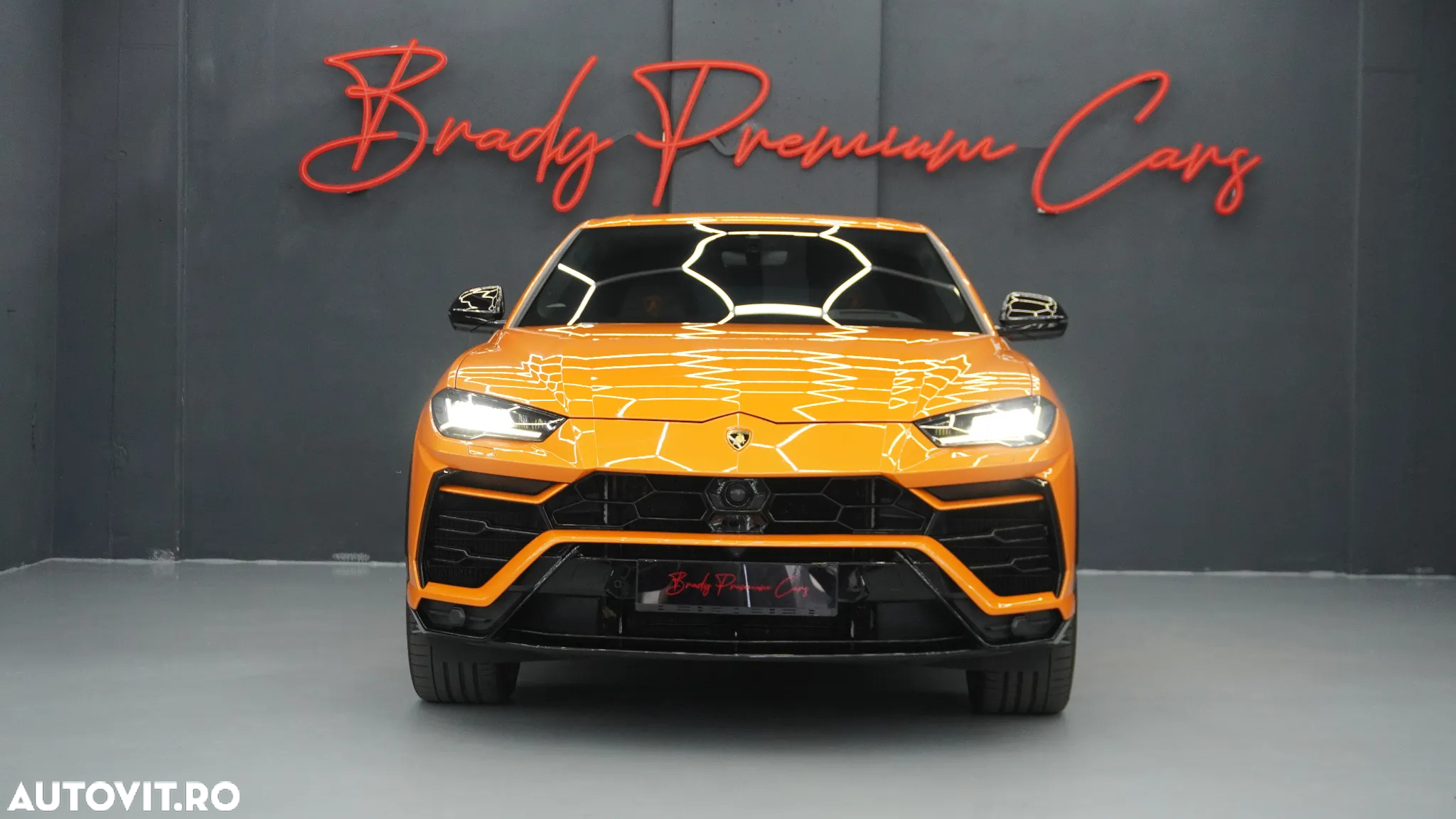 Lamborghini URUS Standard - 35