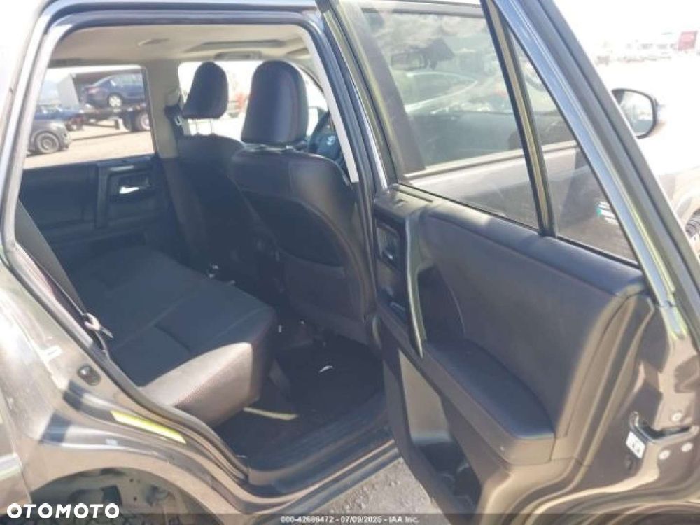 Toyota 4-Runner - 13
