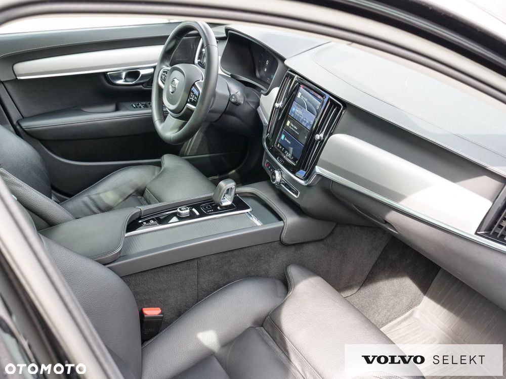 Volvo V90 Cross Country - 34