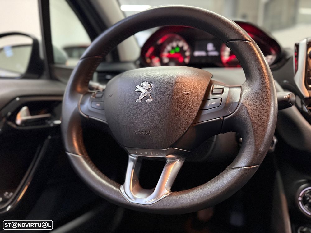 Peugeot 208 1.2 VTi Allure - 20