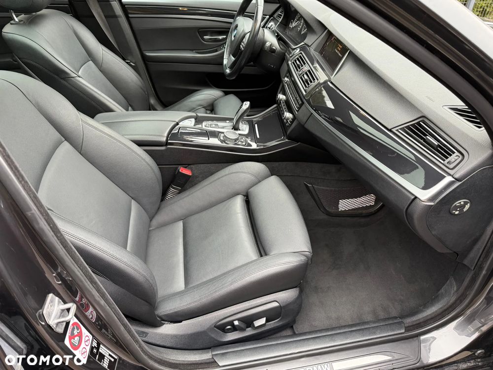 BMW Seria 5 530d xDrive Sport-Aut Luxury Line - 20
