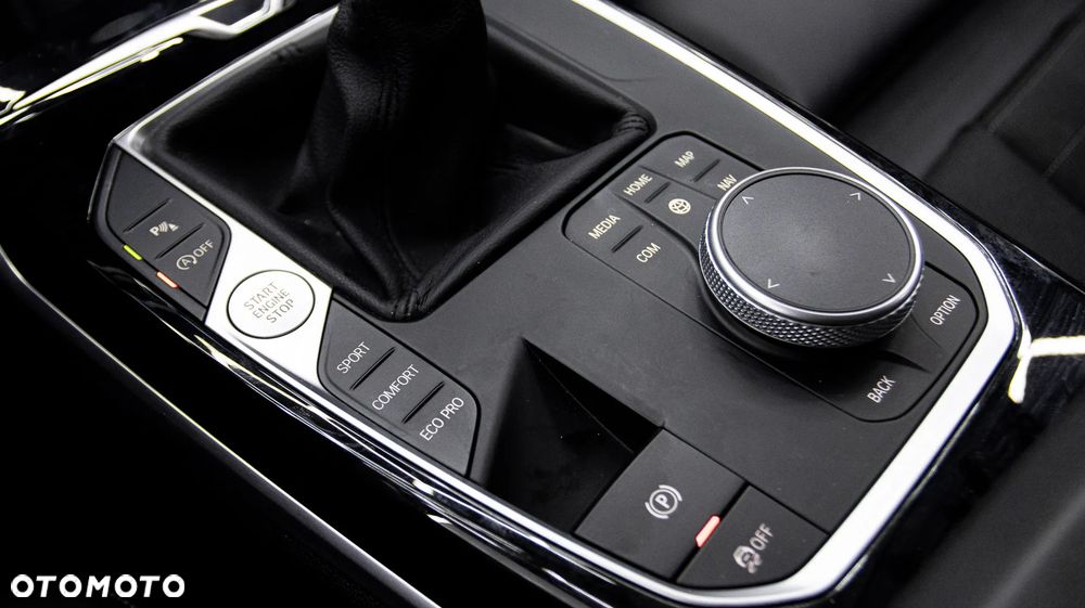 BMW Seria 3 318d Sport Line - 21