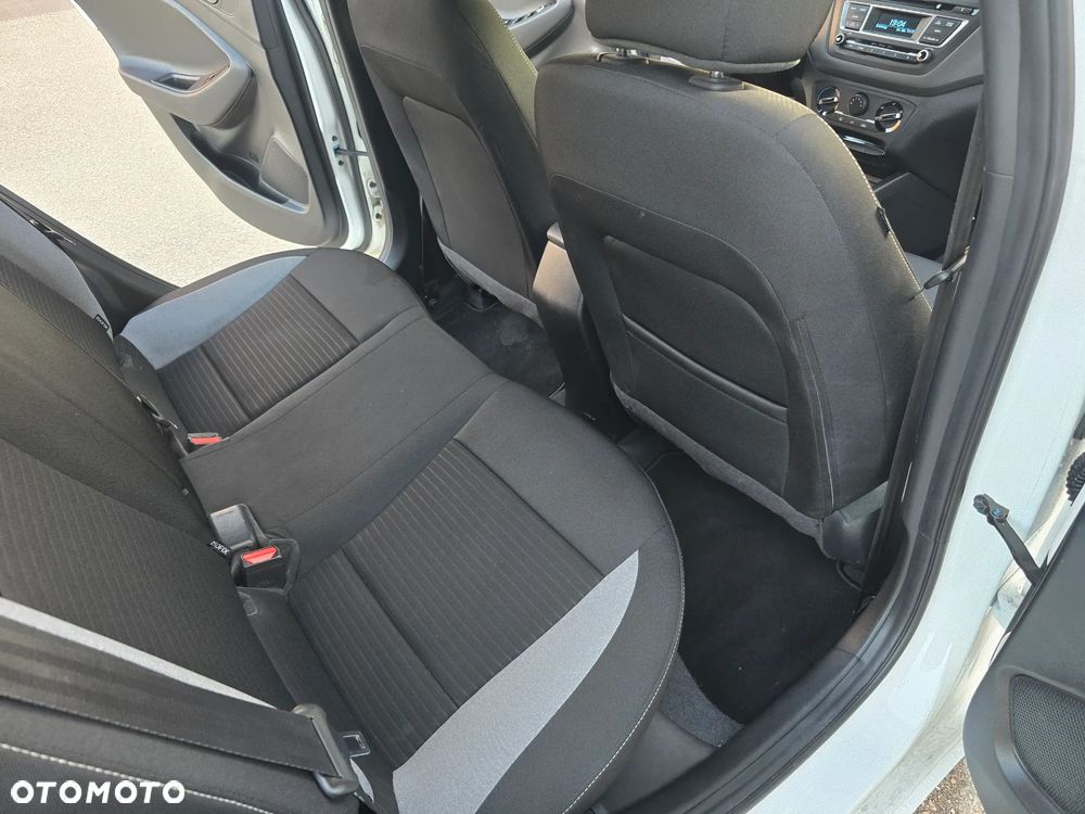 Hyundai i20 - 15