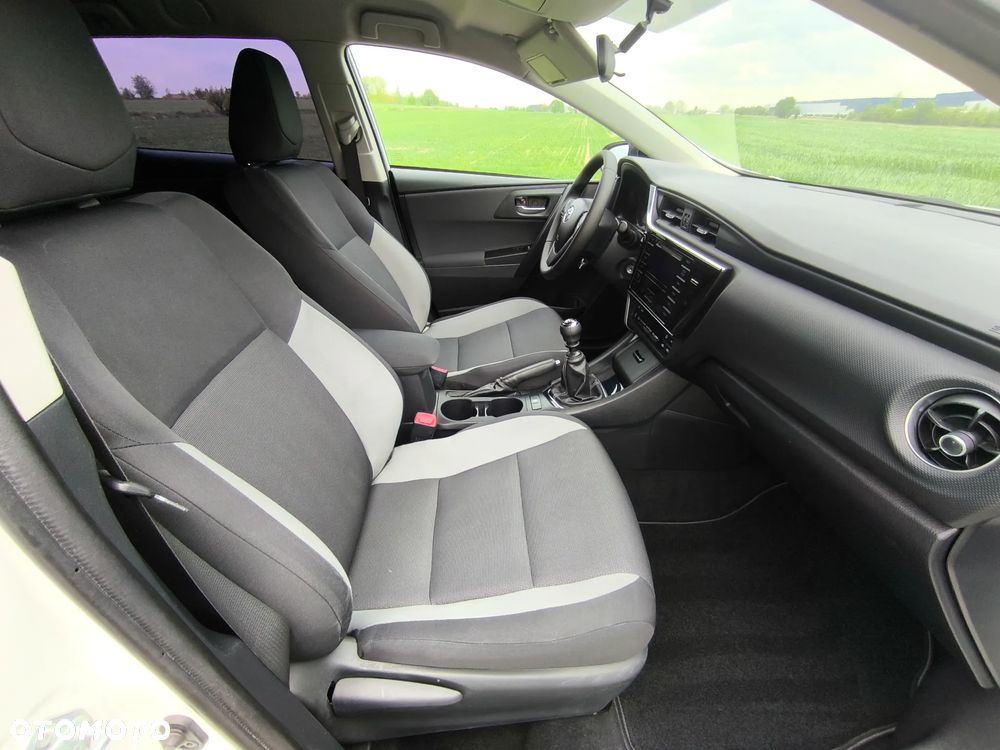 Toyota Auris 1.33 Dual-VVT-i Cool - 18