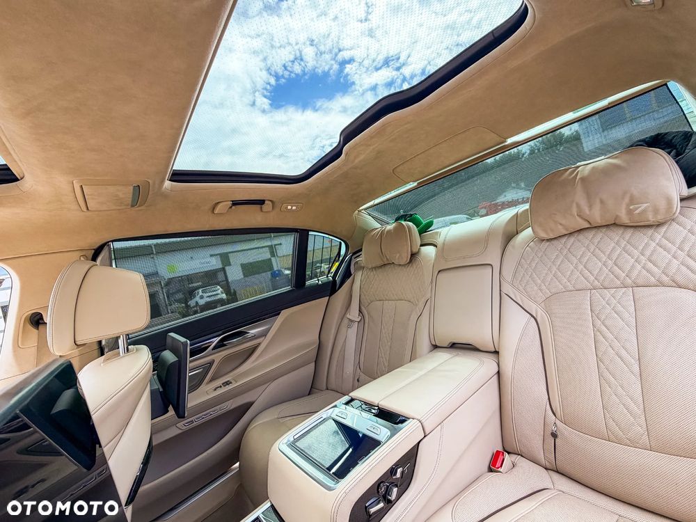 BMW Seria 7 750Li xDrive - 18