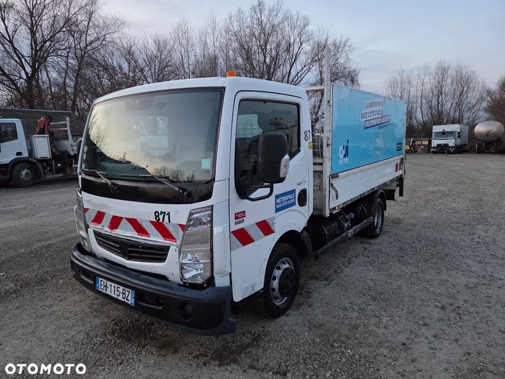 Renault Maxity Cabstar - 19