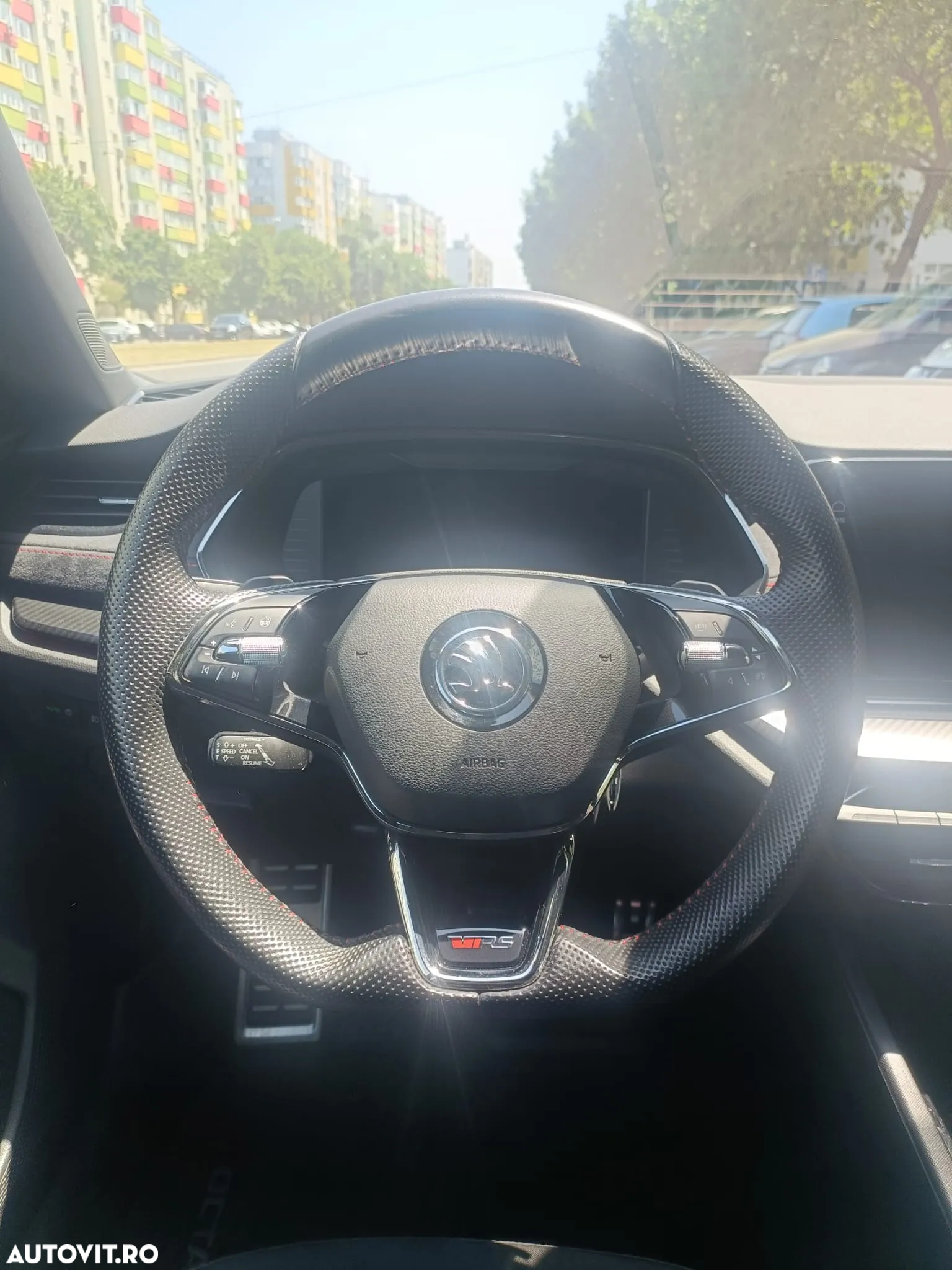 Skoda Octavia 2.0 245 TSI DSG RS - 11