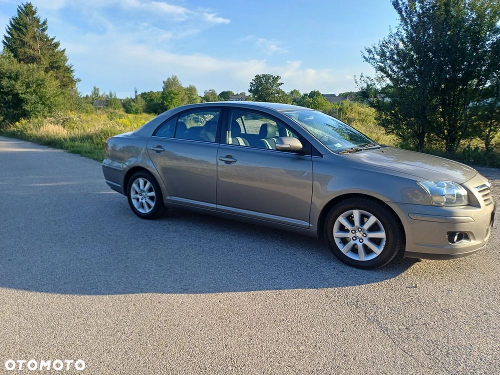 Toyota Avensis 2.0 D-4D Sol - 25
