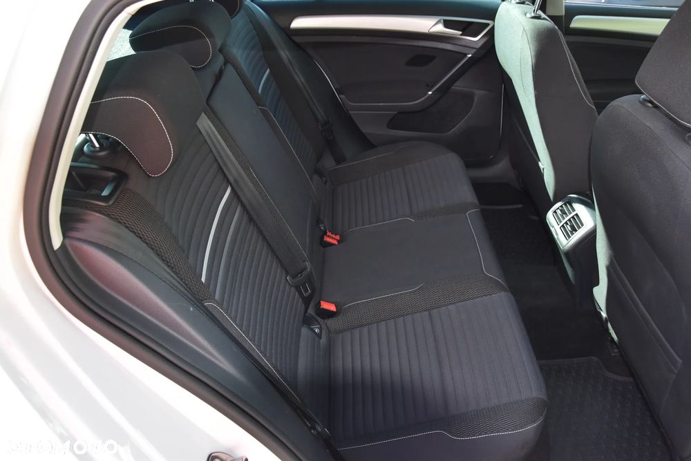 Volkswagen Golf 1.6 BlueTDI Cup - 14