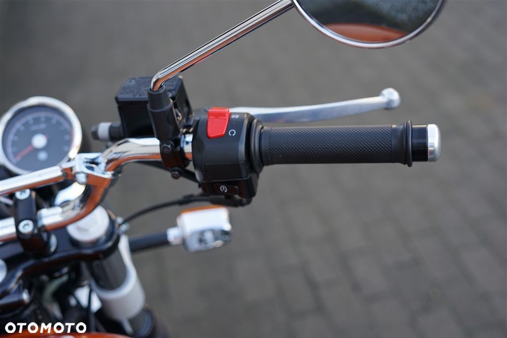 Royal Enfield Interceptor - 16