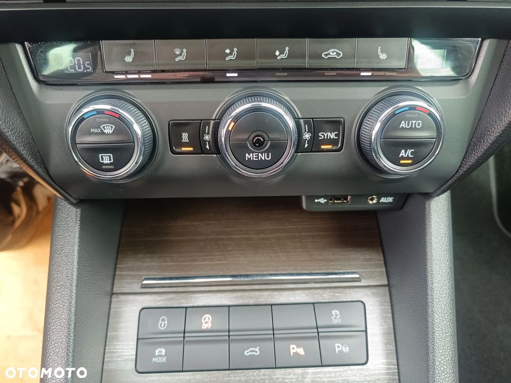 Skoda Octavia 2.0 TDI 4x4 DSG Scout - 32
