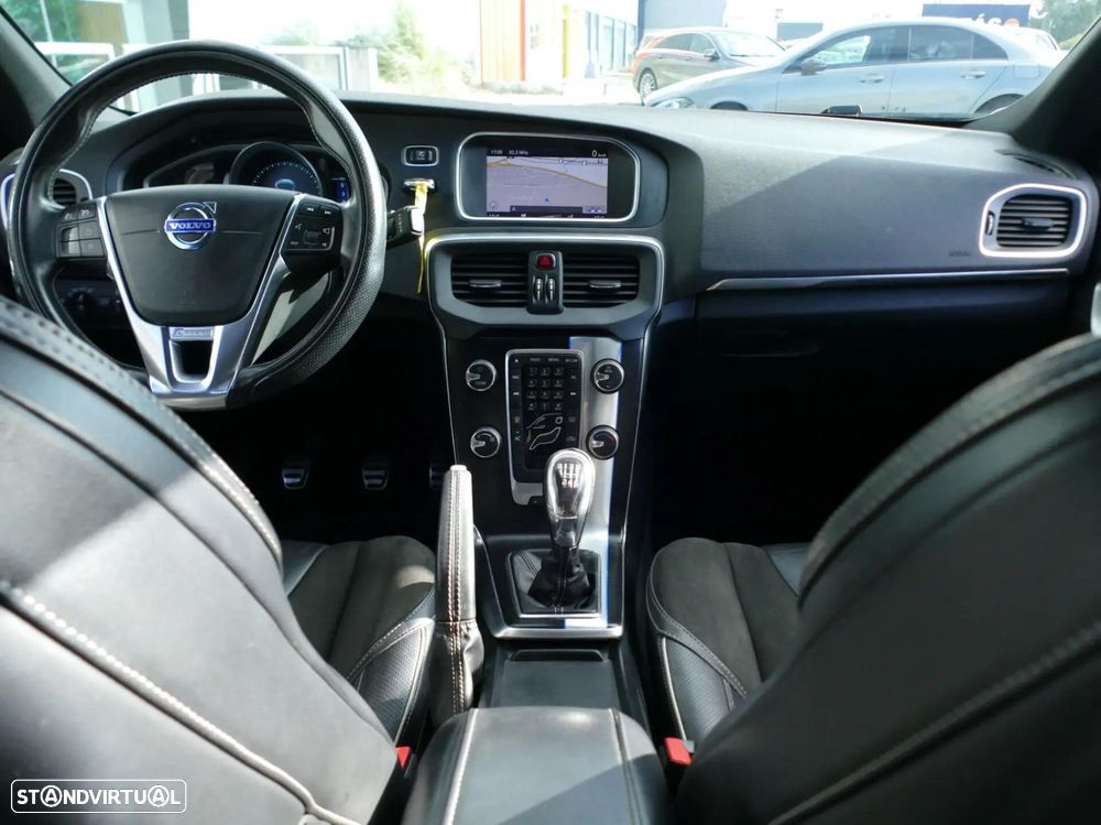 Volvo V40 1.6 D2 R-Design - 34