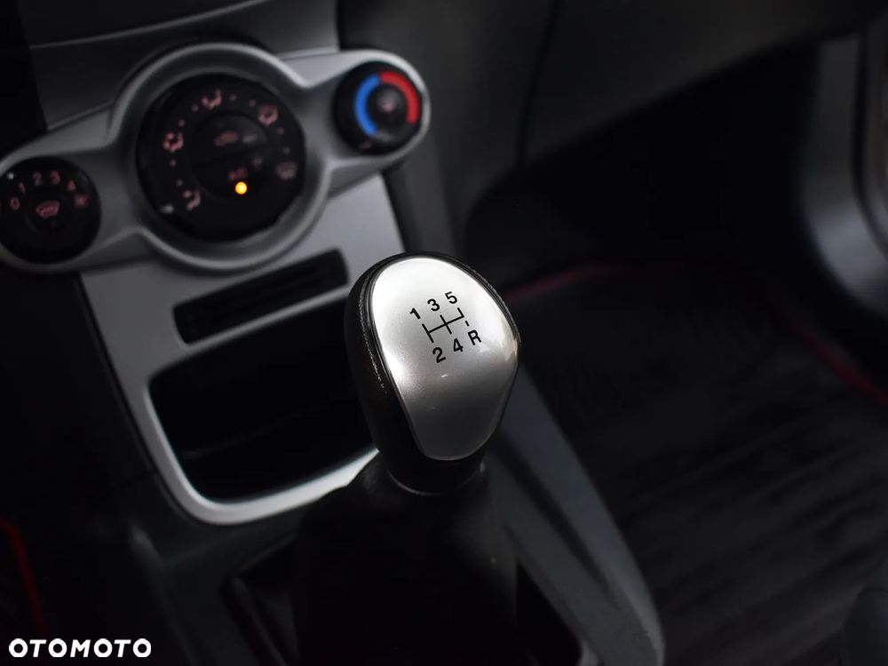 Ford Fiesta 1.25 Titanium - 21