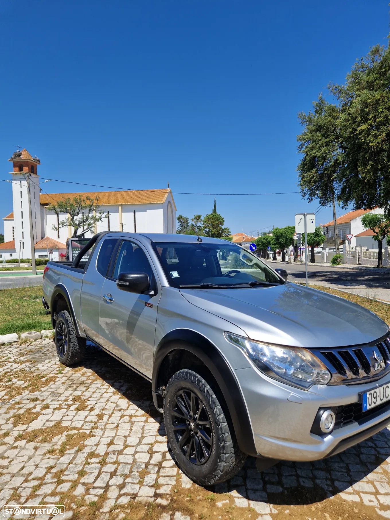 Mitsubishi L200 2.4 DI-D Club Intense Sport Strakar 4WD - 2