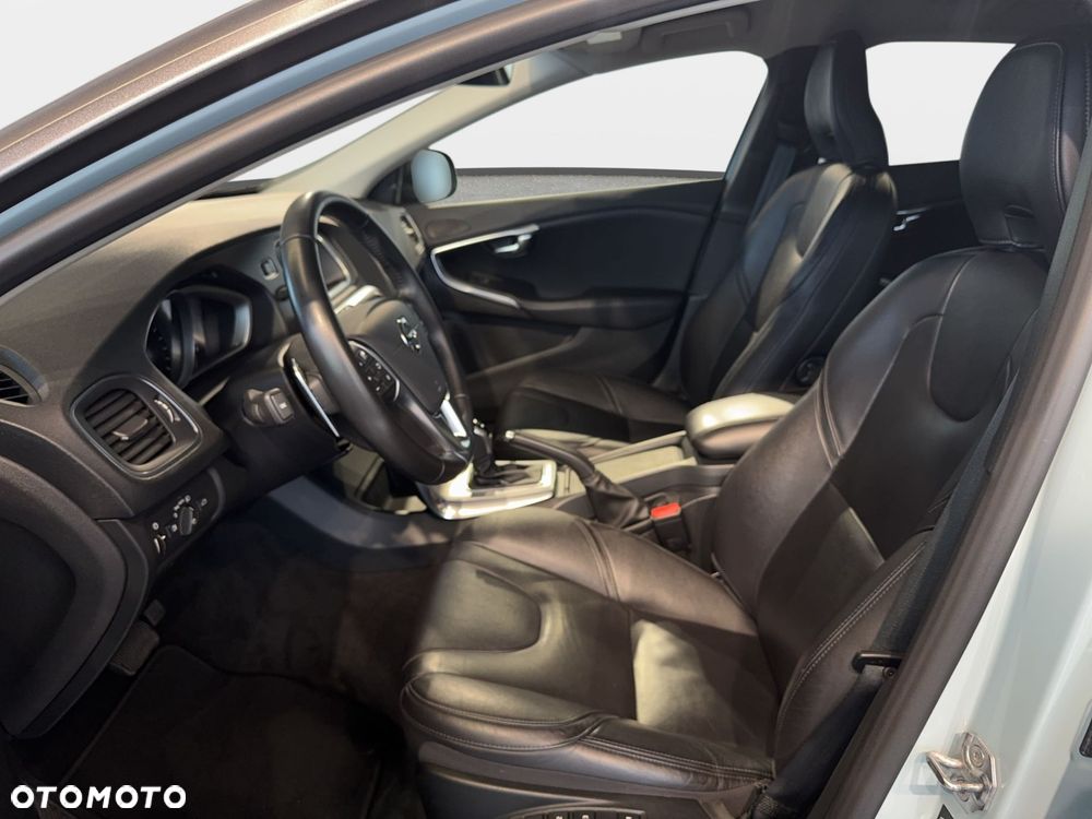 Volvo V40 - 16