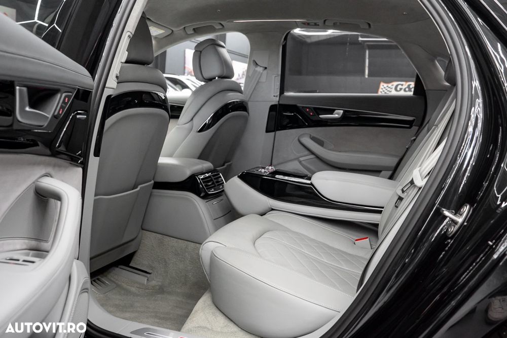 Audi S8 Plus 4.0 TFSI quattro Tiptronic - 17