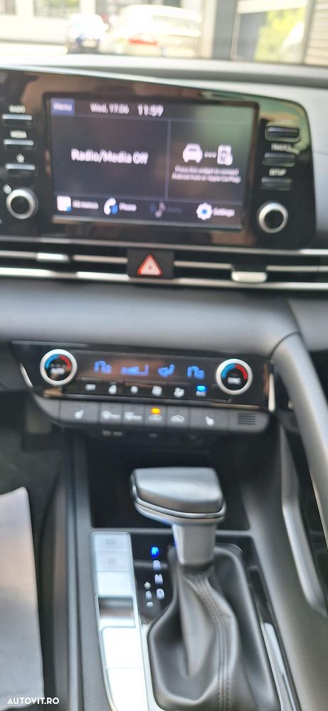 Hyundai Elantra 1.6 l 123 CP CVT Highway - 16