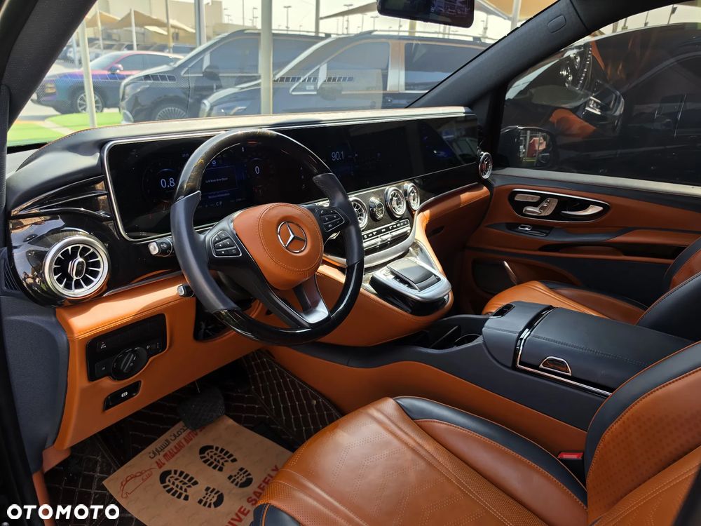 Mercedes-Benz Klasa V 300 extralang 9G-TRONIC Special Edition Avantgarde - 27