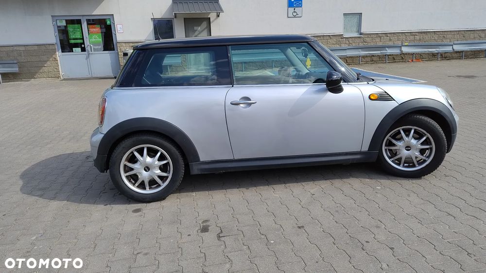 MINI Cooper Standard - 11