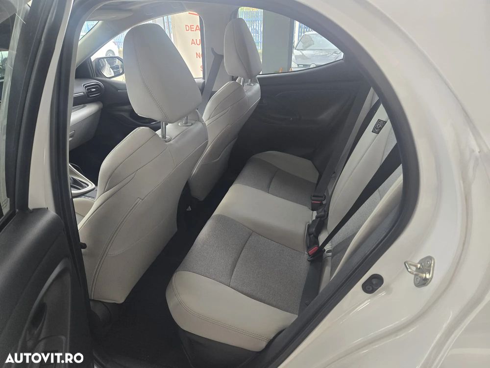 Toyota Yaris 1.5 VVT-i HSD Exclusive Elegant - 18