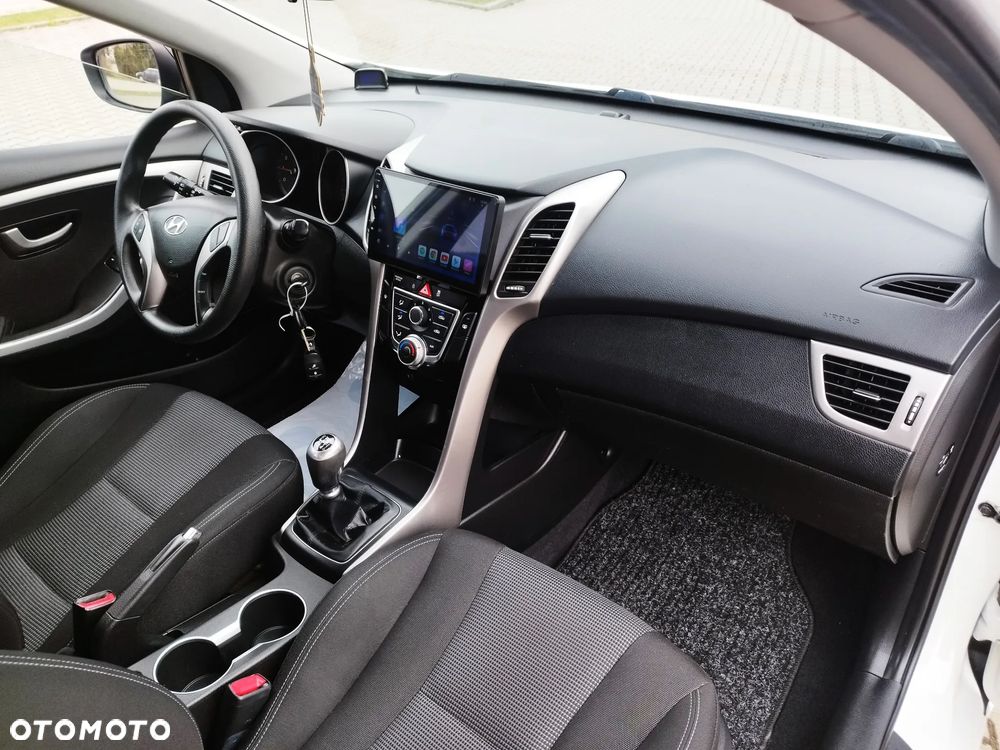 Hyundai i30 blue 1.4 Style - 31