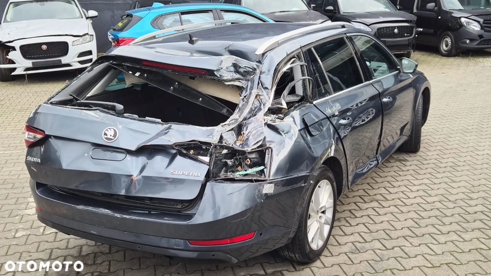 Skoda Superb 1.6 TDI DSG Ambition - 6