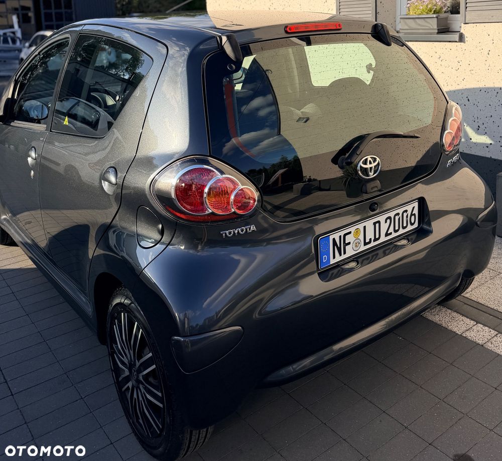 Toyota Aygo x-play - 13