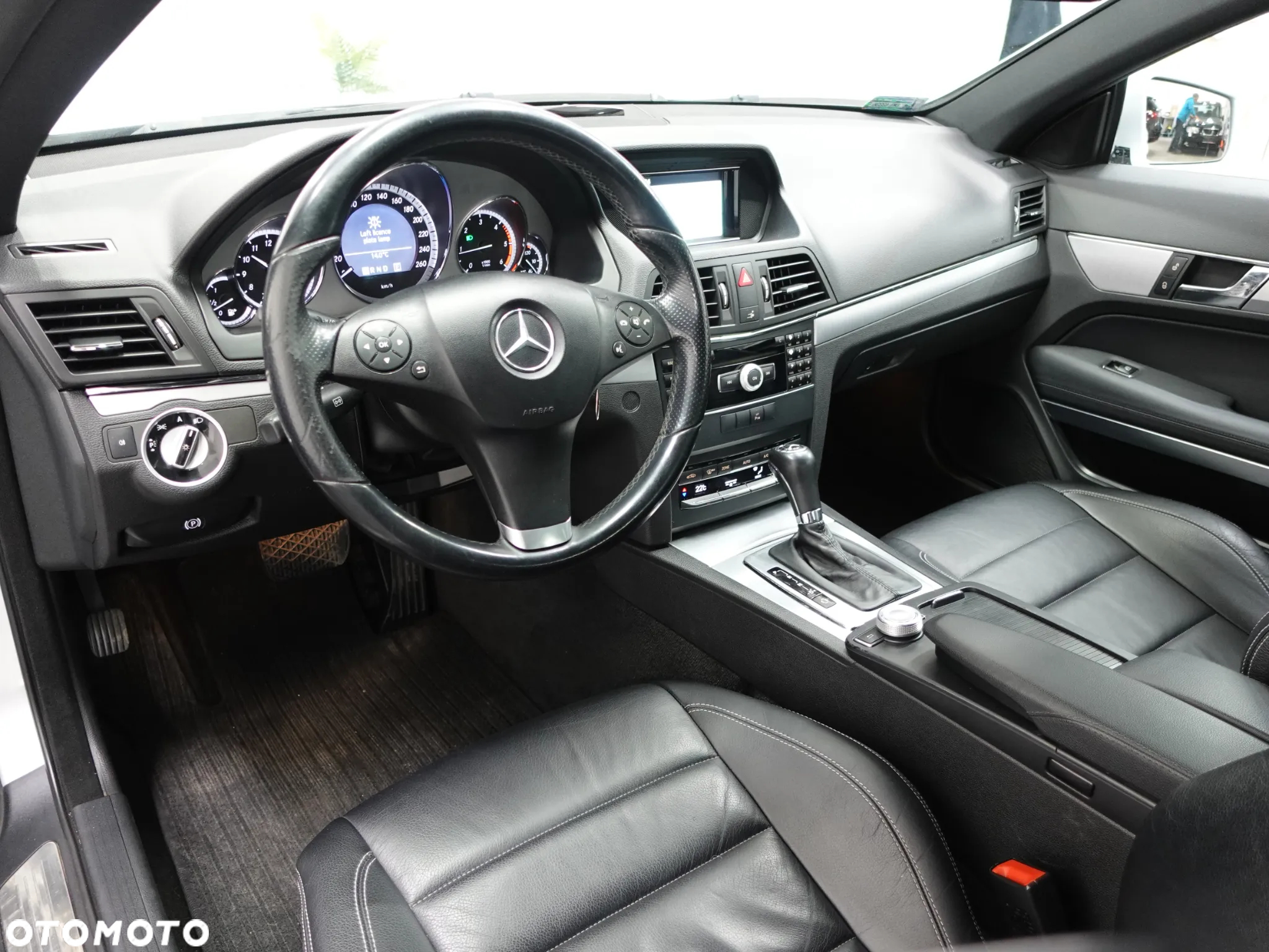 Mercedes-Benz Klasa E - 22