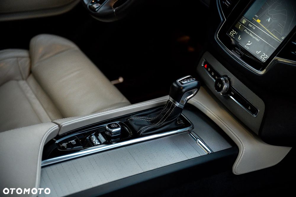Volvo XC 90 T6 GPF AWD R-Design - 33