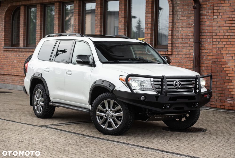 Toyota Land Cruiser - 2