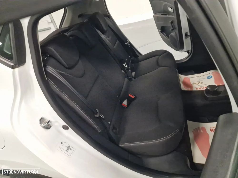 Renault Clio - 23