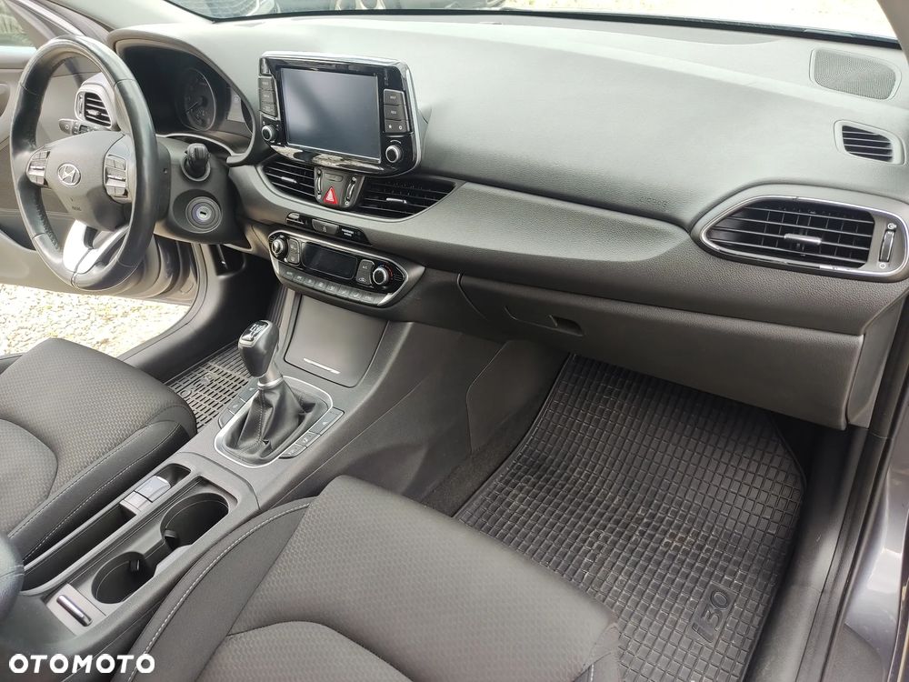 Hyundai i30 blue Kombi 1.4 Style - 15
