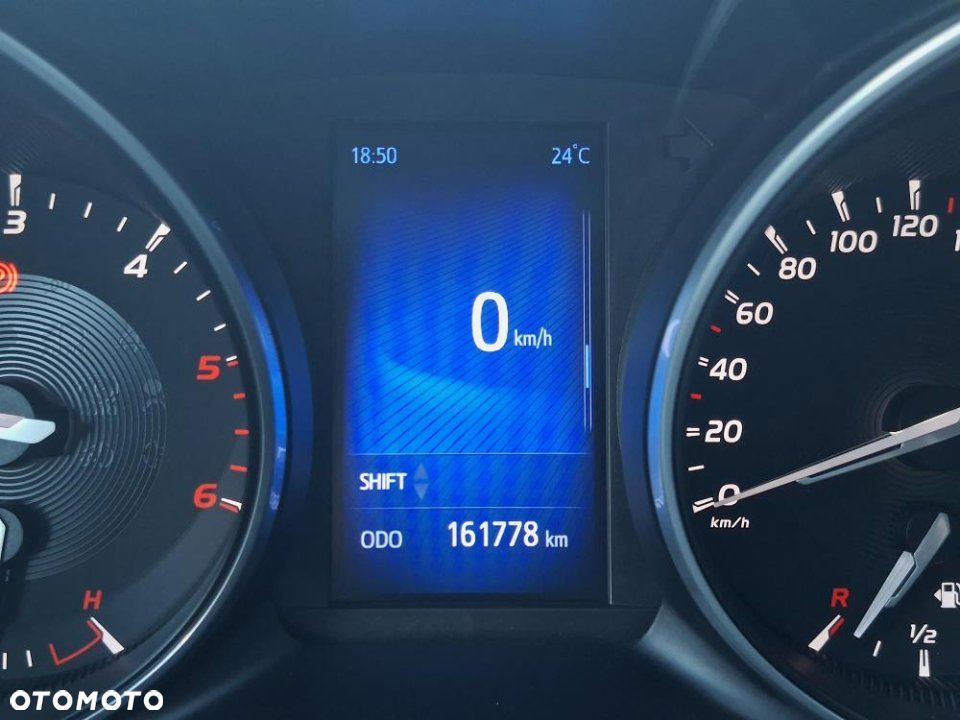 Toyota Avensis - 23