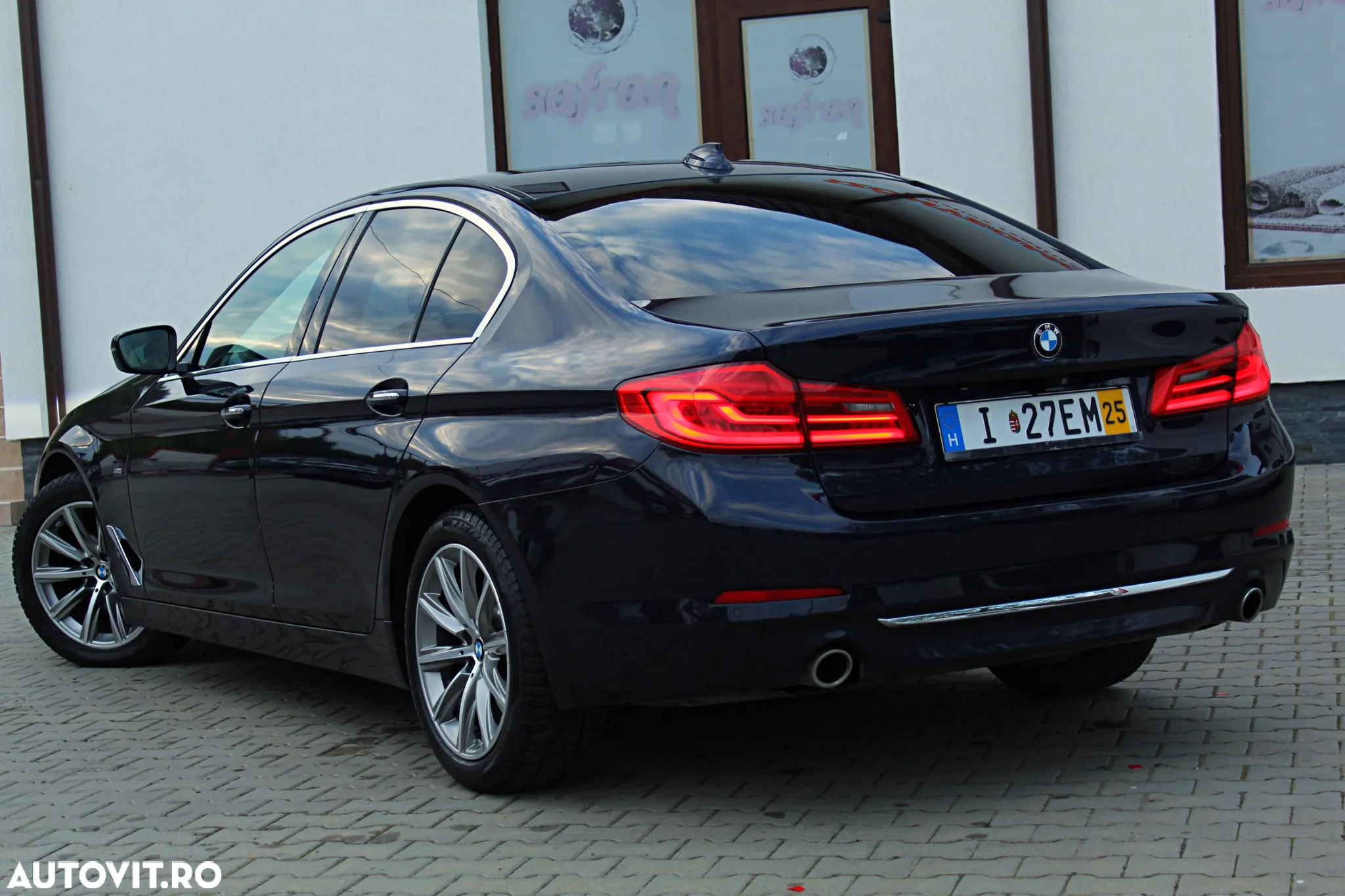 BMW Seria 5 520d xDrive AT - 2