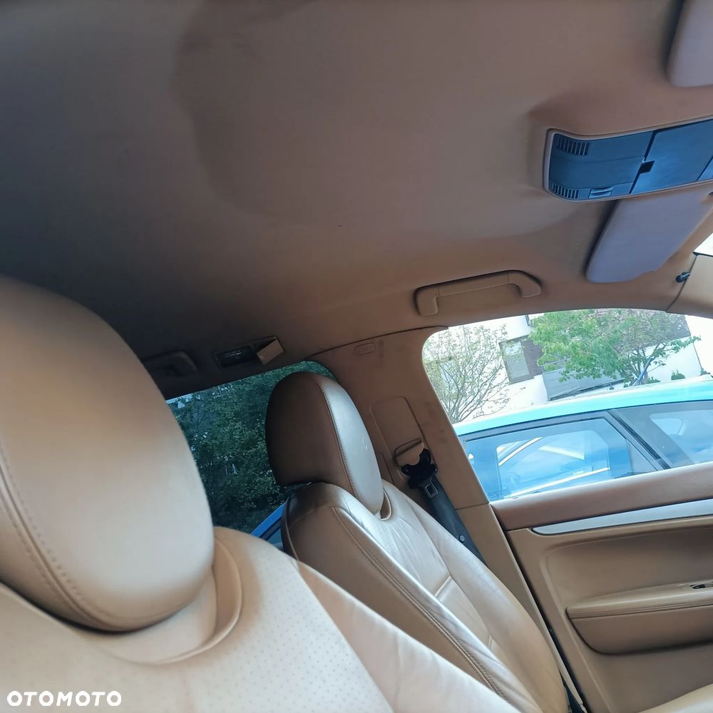 Porsche Cayenne - 16