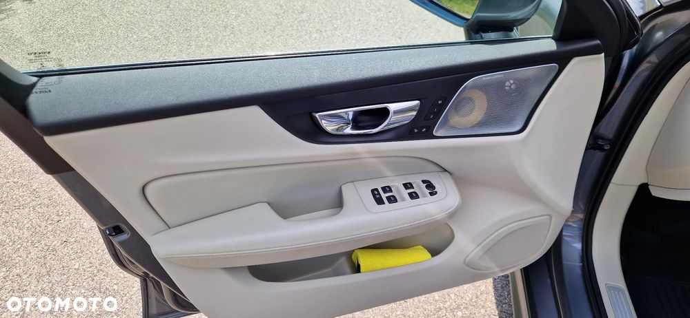 Volvo V60 T6 GPF AWD Inscription - 12