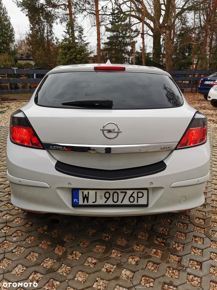 Opel Astra 1.6 Black&White - 6