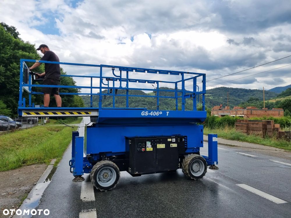 Genie Zwyżka GS-4069RT Podnośnik Nożycowy 14,5 metra jak Nowa 2017r z Norwegii 738mtg 4x4 silnik Kubota - 36