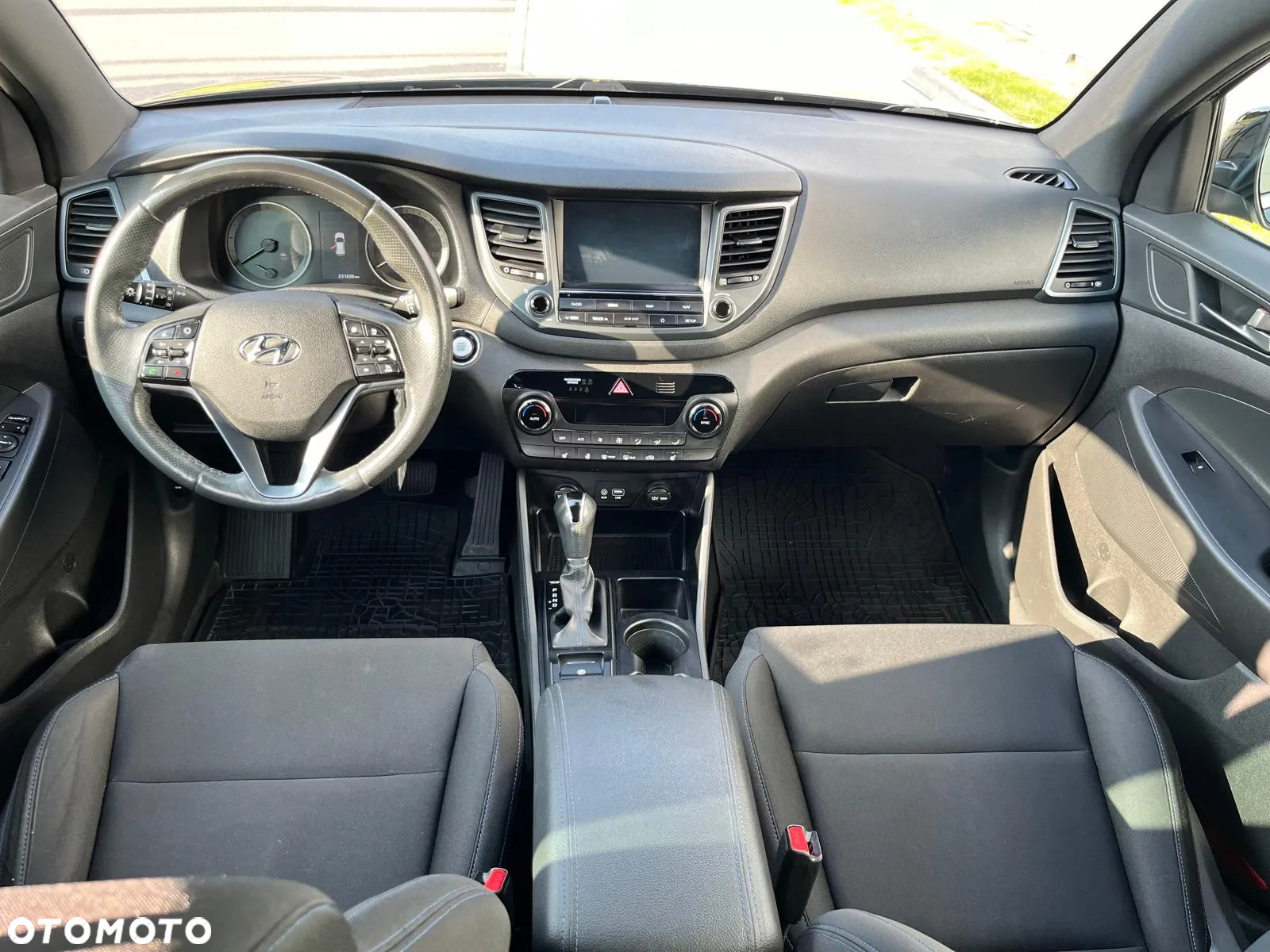Hyundai Tucson 1.7 CRDI BlueDrive GO Plus 2WD DCT - 13