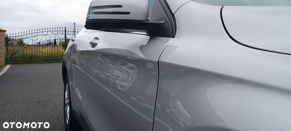 Mercedes-Benz GLA 250 4Matic 7G-DCT - 13
