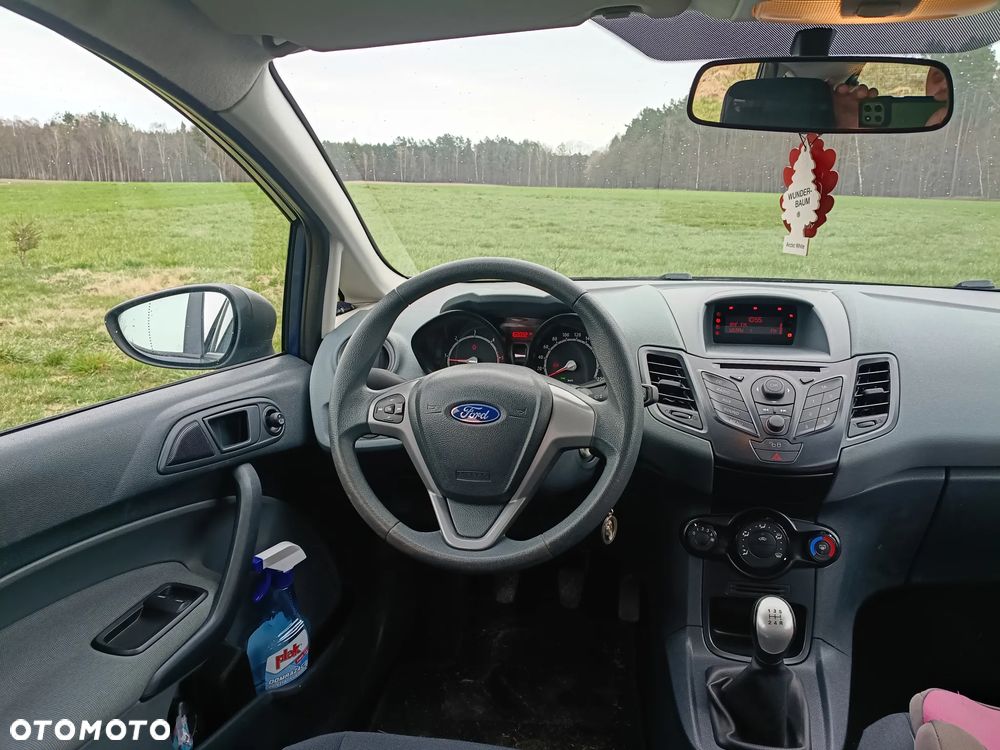 Ford Fiesta - 12